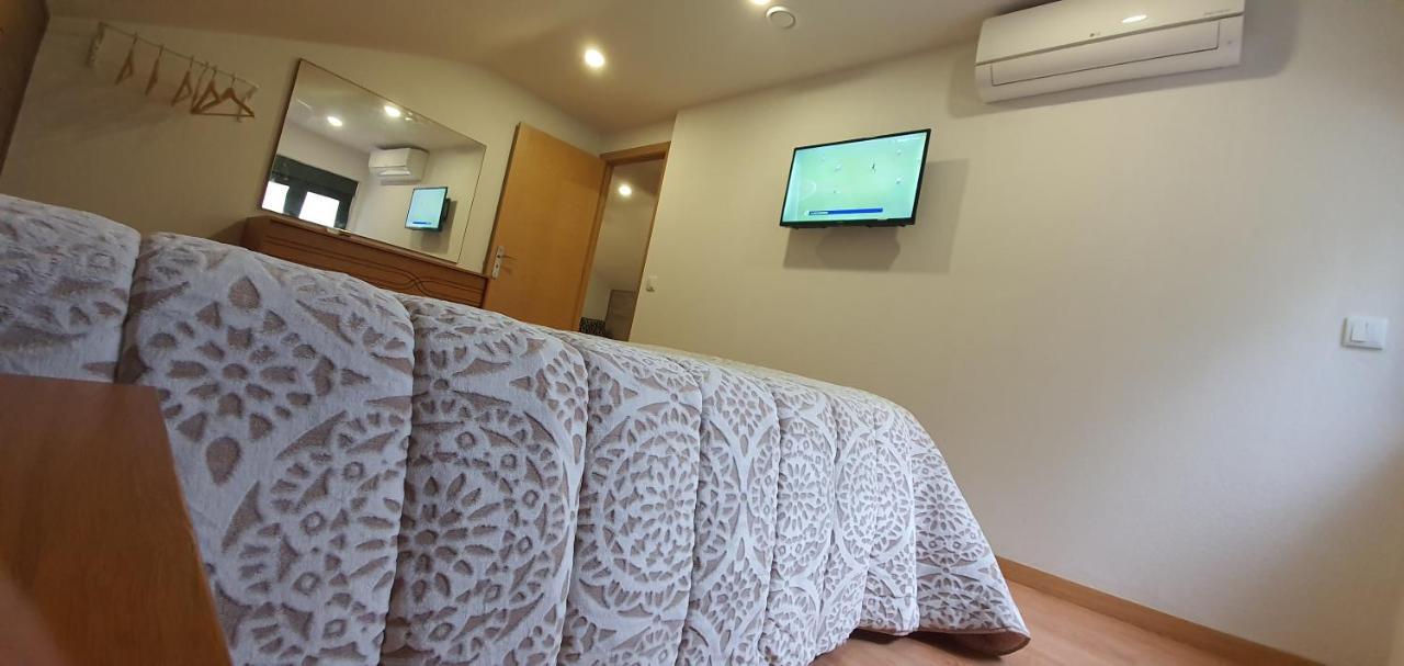 Quinta Da Tormenta -14 Pessoas- Cabeceiras De Basto 2 Casas E Piscina Privada Villa Екстериор снимка