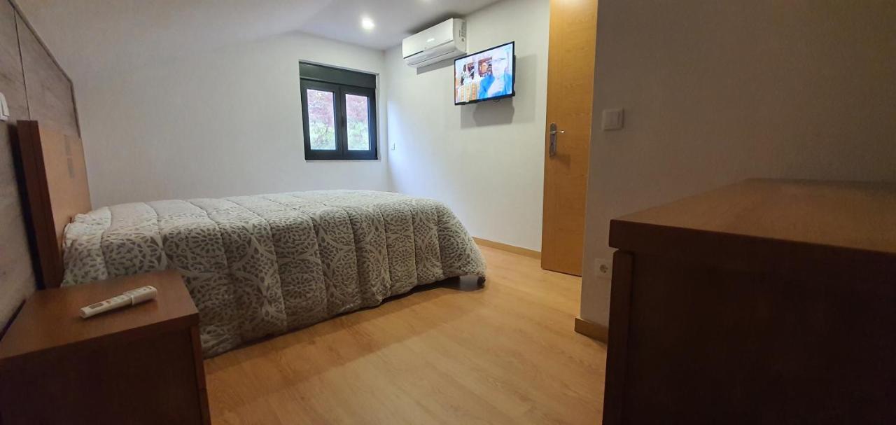 Quinta Da Tormenta -14 Pessoas- Cabeceiras De Basto 2 Casas E Piscina Privada Villa Екстериор снимка