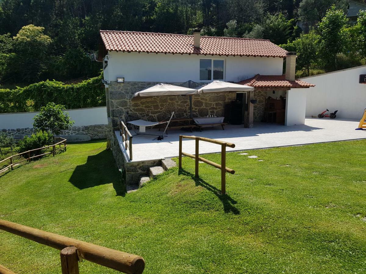 Quinta Da Tormenta -14 Pessoas- Cabeceiras De Basto 2 Casas E Piscina Privada Villa Екстериор снимка